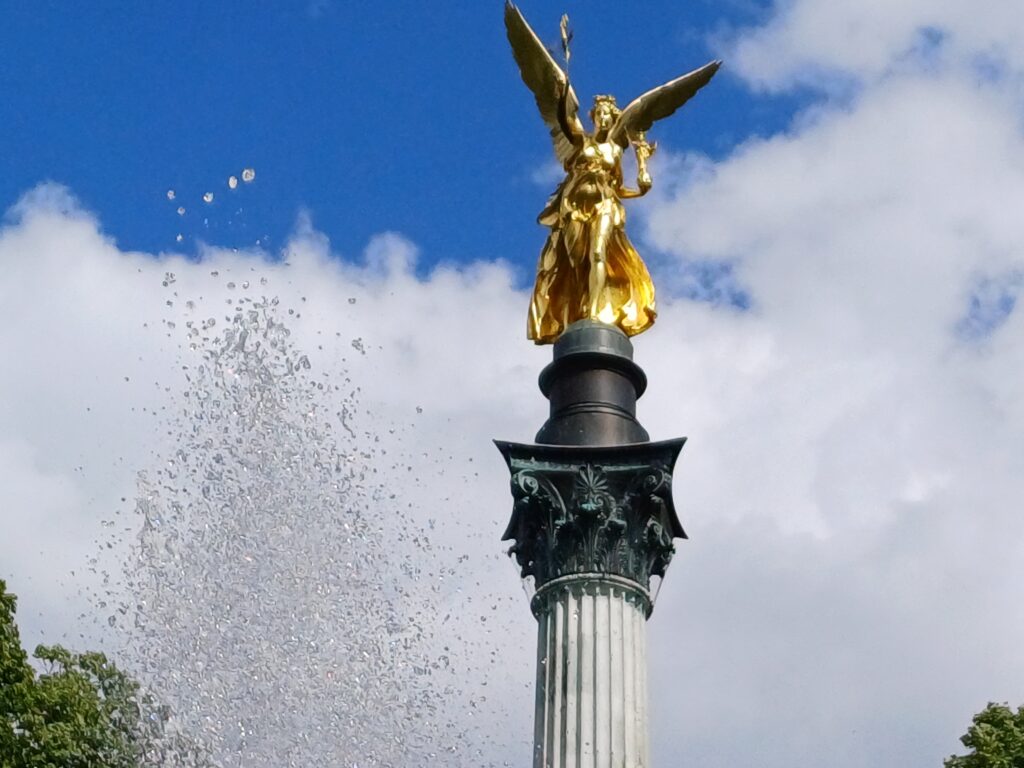 Boandlkramer & Friedensengel: Auf den Spuren von Dichterinnen und Denkern in den Maximiliansanlagen.